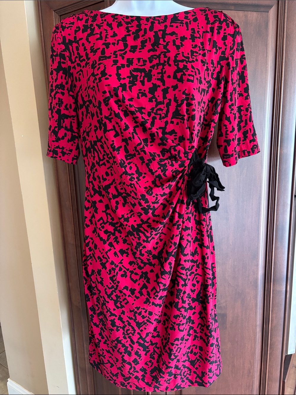 Just...Taylor Red and Black Abstract Tie-Side Midi Dress